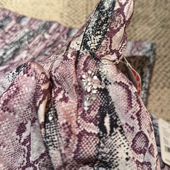 NWT • FP Movement • Women's The Way Home Printed Shorts • Anaconda Venom cbo • 😍 - Picture 6 of 6